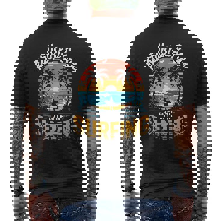 サーフィンサーフボードが大好き。メンズサーフボーダー用。 メンズTシャツ バックプリント