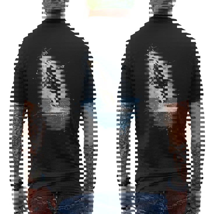 シャチとシャチのギフト メンズTシャツ バックプリント