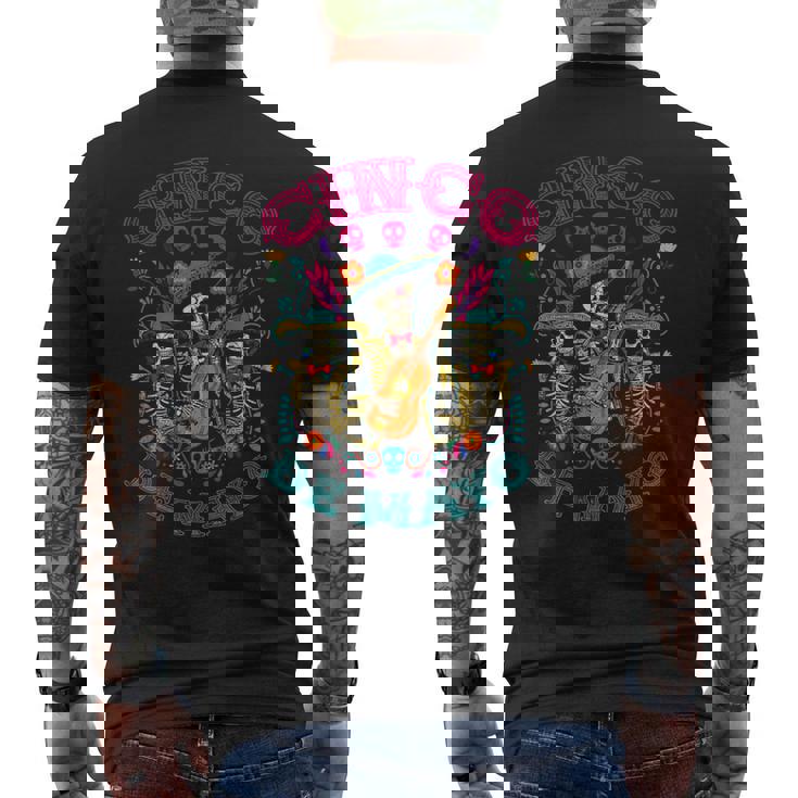 シンコ・デ・マヨ ギターを弾く骸骨 メキシコ・フィエスタ メンズTシャツ バックプリント