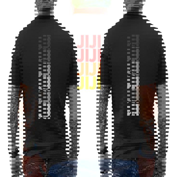 ジジのおじいちゃんが日本語でジジにちなんだカラフルな名前 メンズTシャツ バックプリント