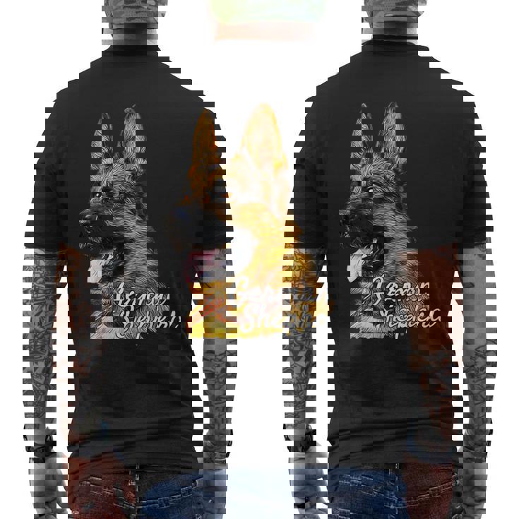 ジャーマンシェパード犬 愛国的なジャーマンシェパード警察犬 メンズTシャツ バックプリント