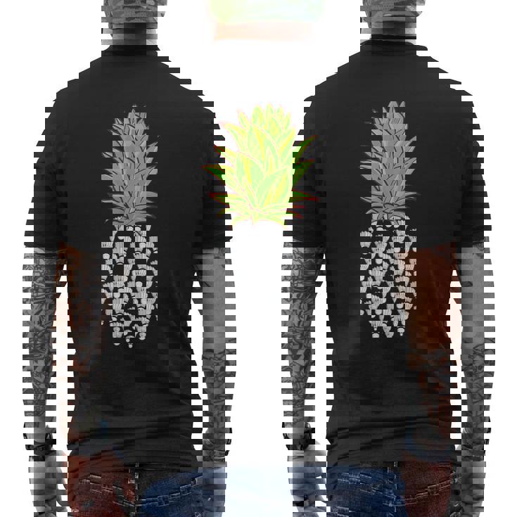 スポーツシャツ 面白いパイナップルデザイン ヴィンテージ バドミントン メンズTシャツ バックプリント