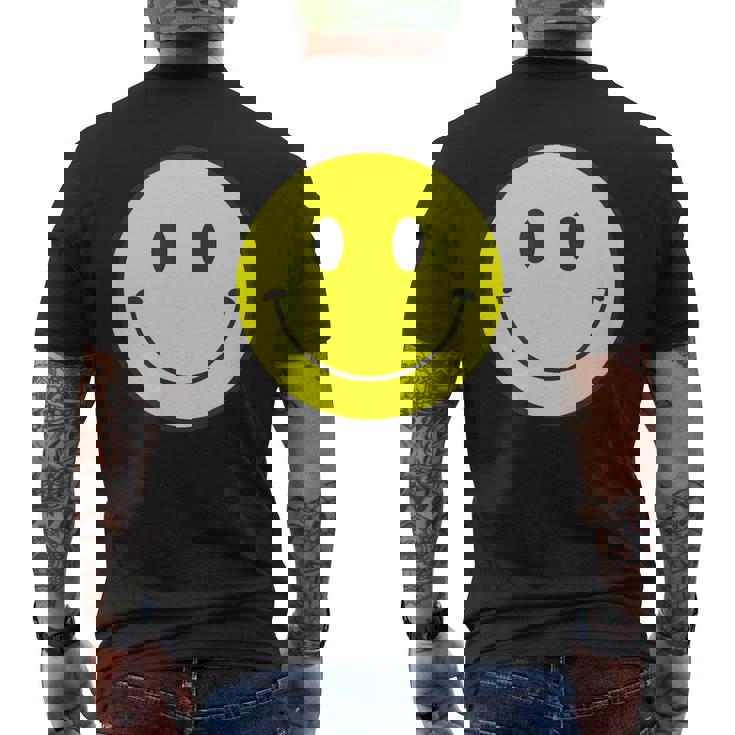 スマイル フェイス 笑顔（ベーシック）【スマイリー】ニコニコ 絵文字 黄色 ポップ かわいい イラスト メンズTシャツ バックプリント