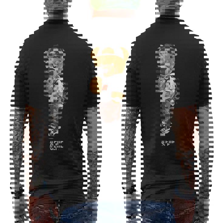 セルフィーを撮るかわいいテディベア メンズTシャツ バックプリント