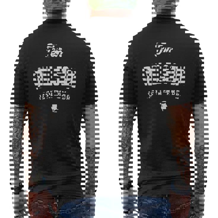 チームウィルソン生涯メンバーファニーネームウィルソン メンズTシャツ バックプリント