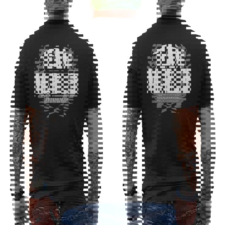 チームマーラープラウドファミリーメンバーマーラー メンズTシャツ バックプリント