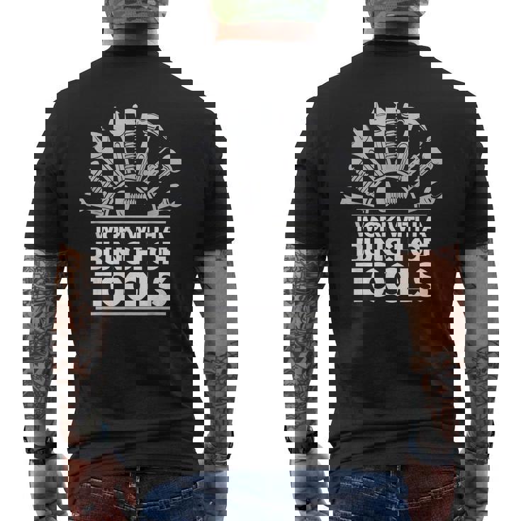ツール 面白い メカニック 工具を使って仕事 お父さん 夫 ギフト アイデア メンズTシャツ バックプリント