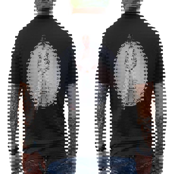 デヴィッド・ボウイ 空で待っている写真 ブライアン・ウォード メンズTシャツ バックプリント