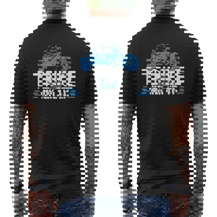 トライクファーストワーク後期三輪トライクバイクトライカートライクトライク メンズTシャツ バックプリント