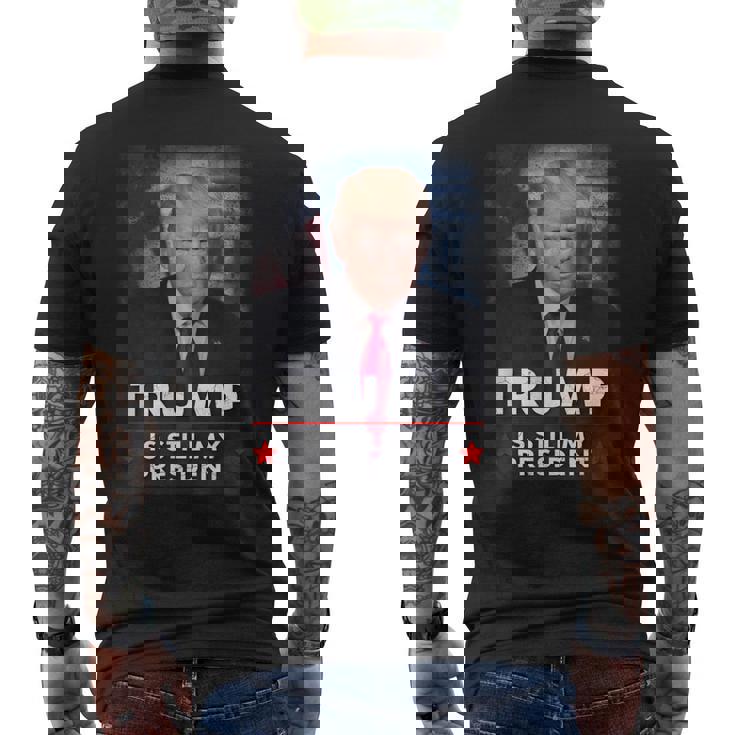 トランプはまだ私の大統領です メンズTシャツ バックプリント