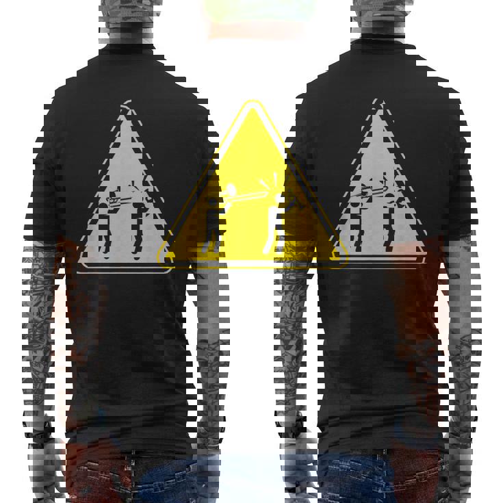 トランペット注意面白いトロンボーン奏者 メンズTシャツ バックプリント