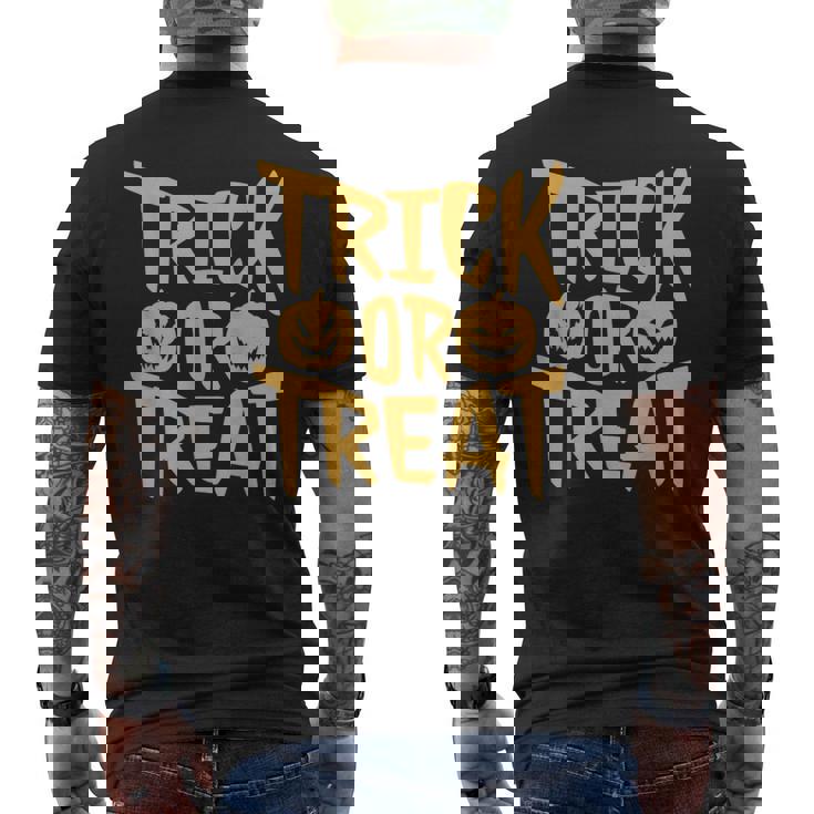 トリックオアトリートパンプキンフェイスハロウィングラフィック。 メンズTシャツ バックプリント