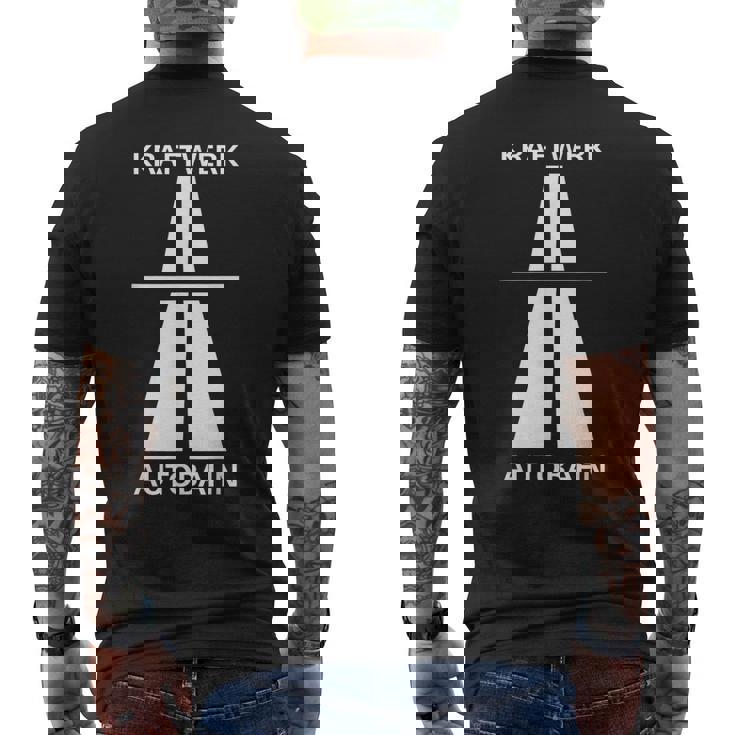 ドイツでの楽しい高速運転のためのクラフトワークアウトバーン メンズTシャツ バックプリント