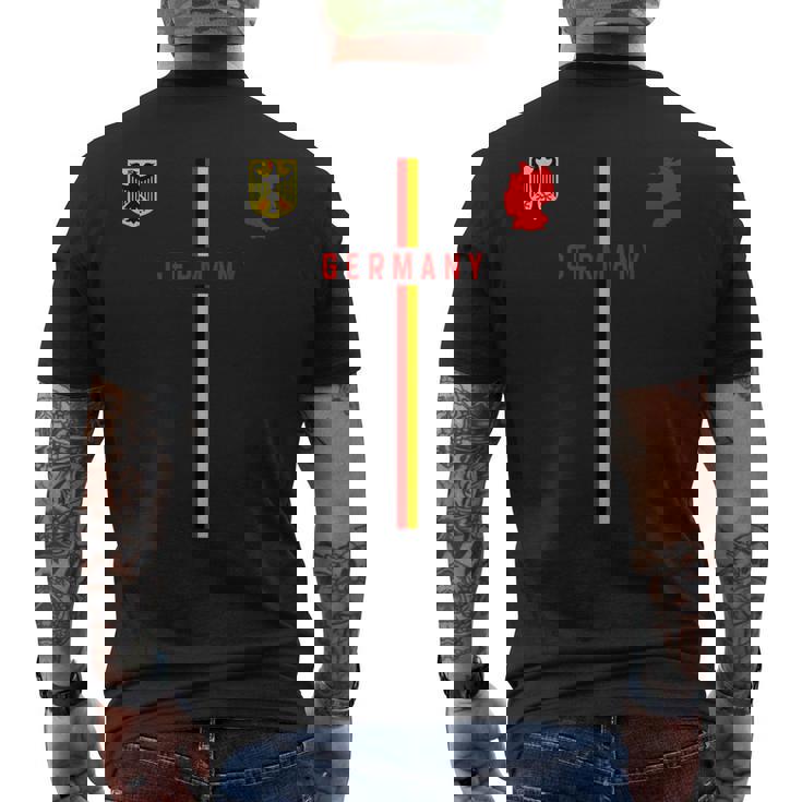 ドイツ国旗、ドイツのシルエットマップ、紋章 メンズTシャツ バックプリント