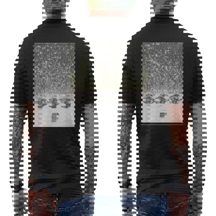 ドリームコアウィアードコア服エステティックコーンフィールドアイズ メンズTシャツ バックプリント