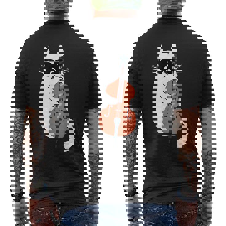 ネコとコントラバス 猫とサングラス ネコ好き 猫飼い コントラバス ウッドベース ダブルベース ジャズ音楽 ネコ 猫 メンズTシャツ バックプリント