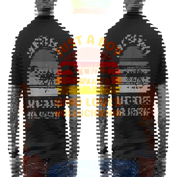 ハルキゲニアの化石絶滅虫が大好きなただの少年 メンズTシャツ バックプリント