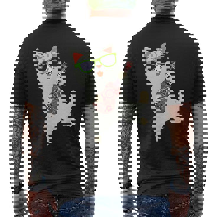 ハワイアンウケ猫遊びウクレレバッジポケット メンズTシャツ バックプリント