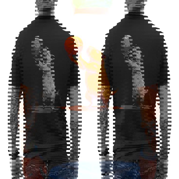 バスケットボール ドローイング バスケットボール 恋人 カピバラ 動物 アート メンズTシャツ バックプリント