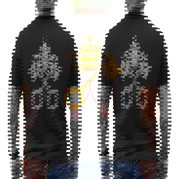 バチカン市の旗 アームコート ローマ セントペターズスクエア メンズTシャツ バックプリント