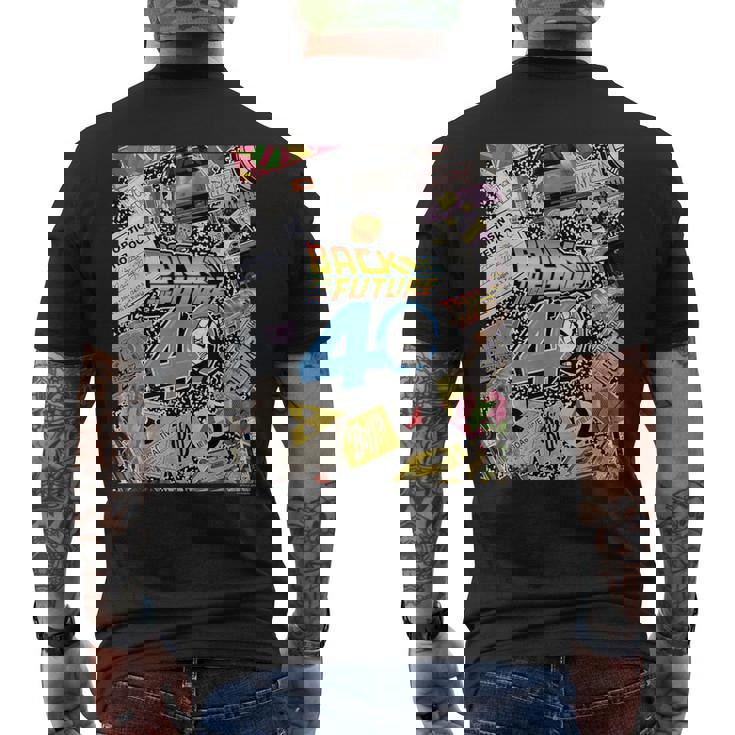 バック・トゥ・ザ・フューチャー 40周年記念ステッカー コラージュ メンズTシャツ バックプリント
