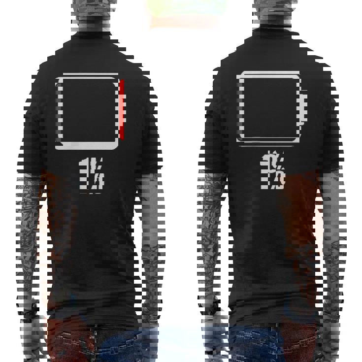 バッテリー1シャツ。バッテリーハート。充電済みバッテリーは空です。 メンズTシャツ バックプリント