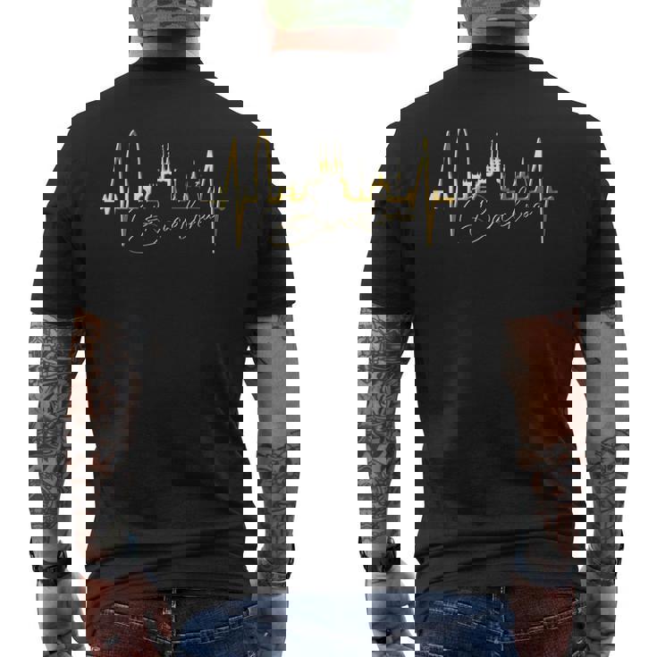 バルセロナのスカイライン ハートビート スペイン バルセロナ大好きi Love Barcelona メンズTシャツ バックプリント