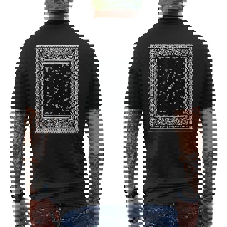 メンズ ブラック ホワイト バンダナ プリント ブラック ペイズリー柄 メンズTシャツ バックプリント