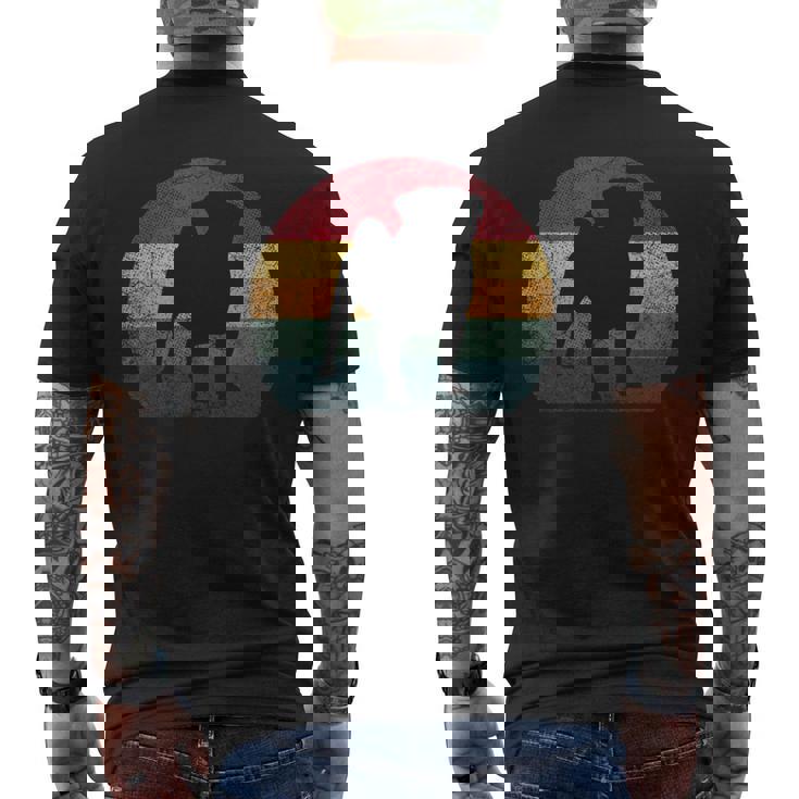 パグ犬 ヴィンテージ アンティーク調 レトロスタイル メンズ レディース ギフト メンズTシャツ バックプリント