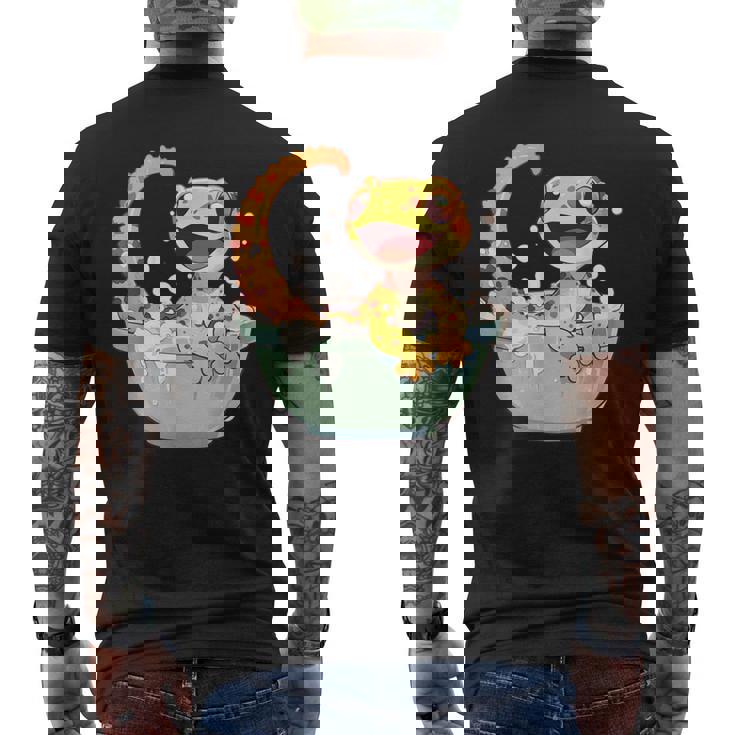 ヒョウモントカゲモドキ シャワー かわいい 野生動物 トカゲ メンズTシャツ バックプリント