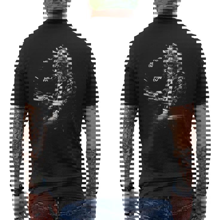 ピアノを弾くクラシック猫 鍵盤交響曲 メンズTシャツ バックプリント