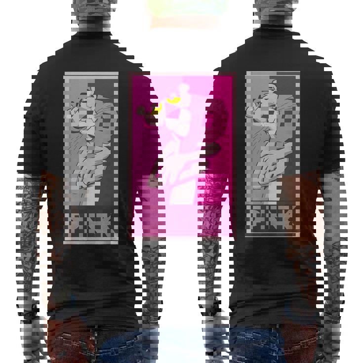 ピンクパンサー 「P」の文字を抱く メンズTシャツ バックプリント