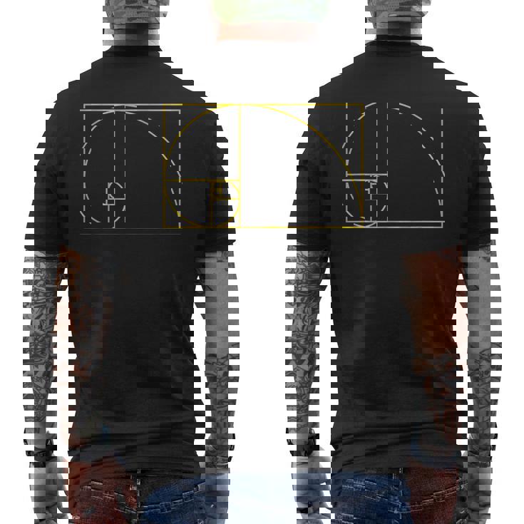 フィボナッチシーケンスゴールデンカットルールフィボナンバー。 メンズTシャツ バックプリント