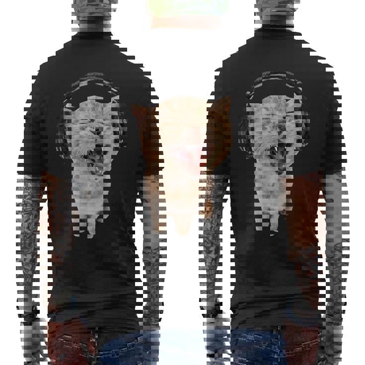 ヘッドフォン付き猫 ミーム メンズTシャツ バックプリント