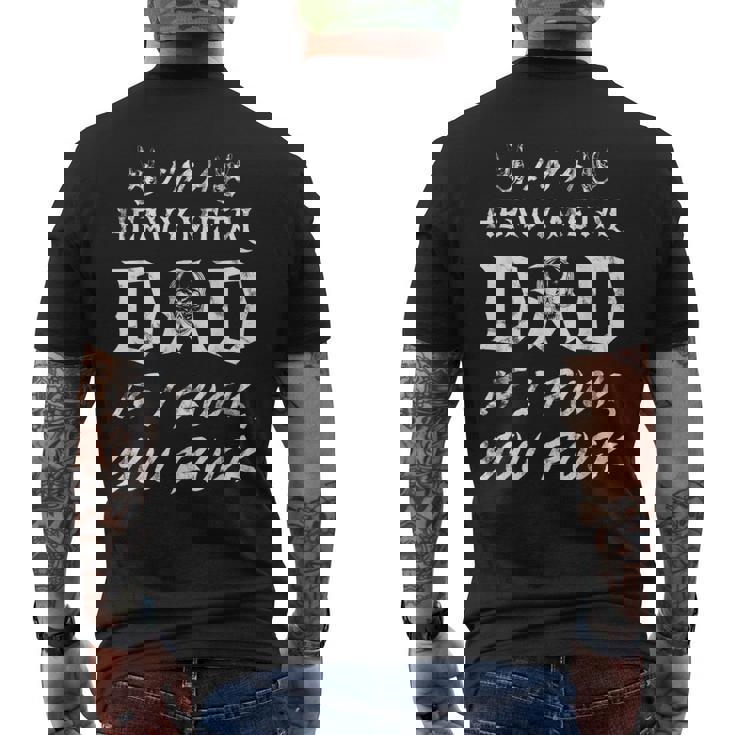 メンズ ヘヴィメタルをロックしたらヘヴィメタルお父さんだ メンズTシャツ バックプリント