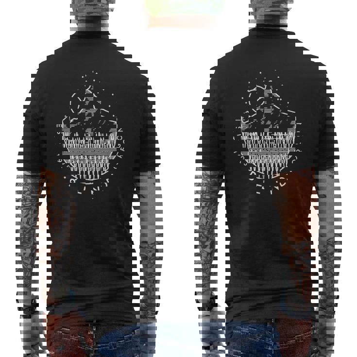 ベンド オレゴン 山と森 シンプル ミニマルデザイン メンズTシャツ バックプリント