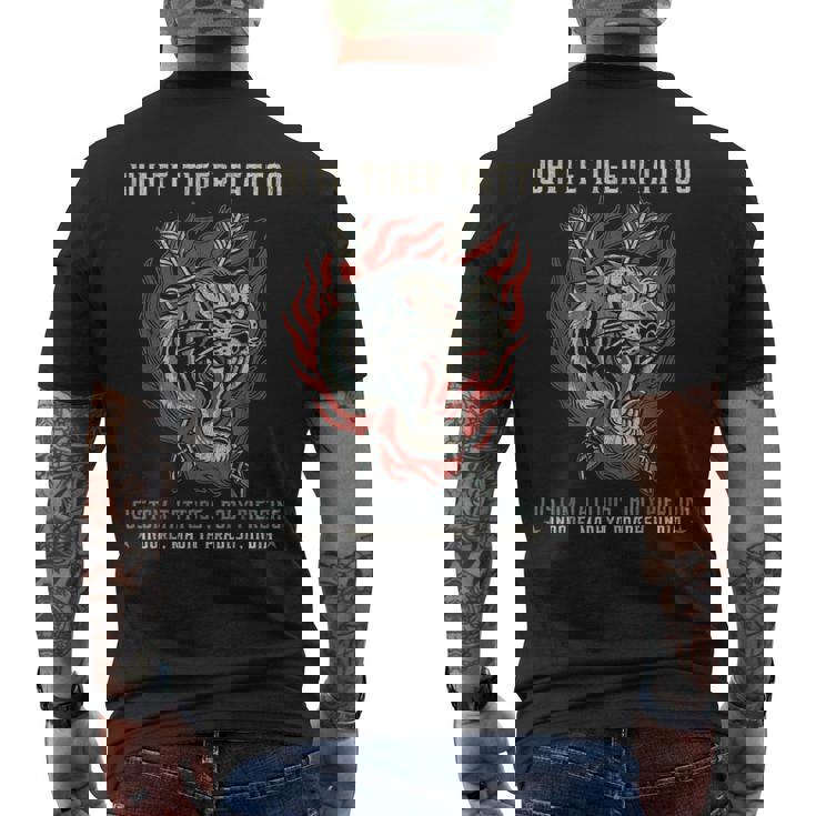 ホワイトタイガータトゥースタジオ、オールドスクール、インドール、インド メンズTシャツ バックプリント