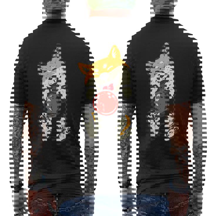 ボウリング 柴犬 犬 ポケット カワイイ ボウラー メンズ レディース キッズ メンズTシャツ バックプリント