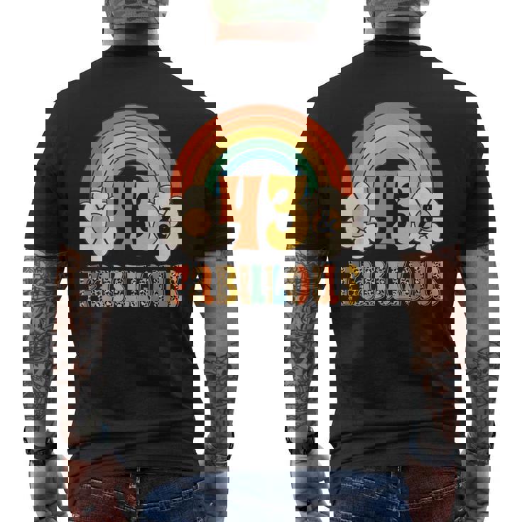 ボーホー レオパード レインボー 43 & ファビュラス ヴィンテージ 43歳の誕生日 メンズTシャツ バックプリント