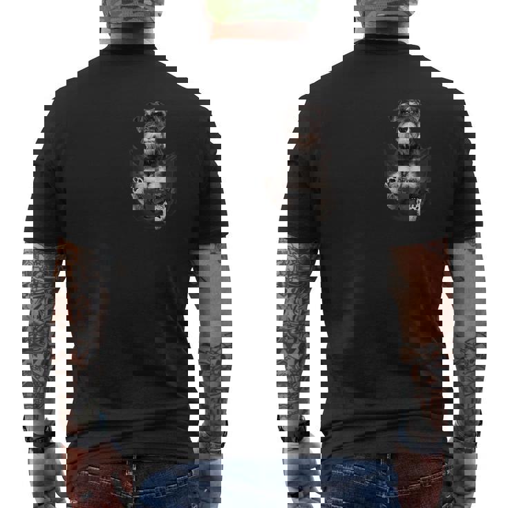 ポケットに入った面白いミニチュアシュナウザー。恋人たちに。 メンズTシャツ バックプリント