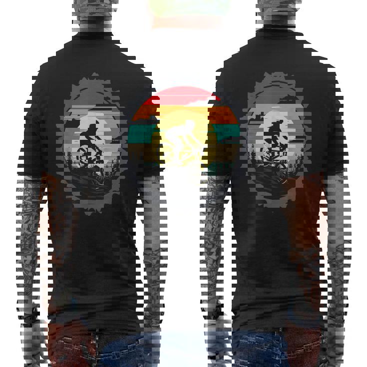 マウンテンバイク サイクリング レトロ ヴィンテージ Mtb 自転車ライダー メンズTシャツ バックプリント