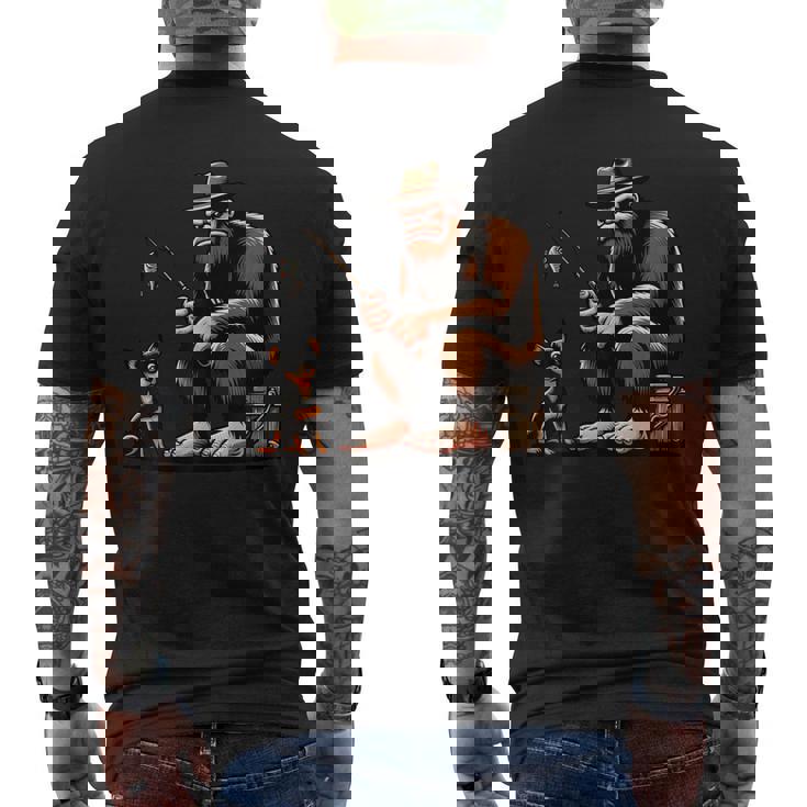 ミニチュア ピンシャー ビッグフット サスカッチ 犬 面白い 釣り メンズTシャツ バックプリント