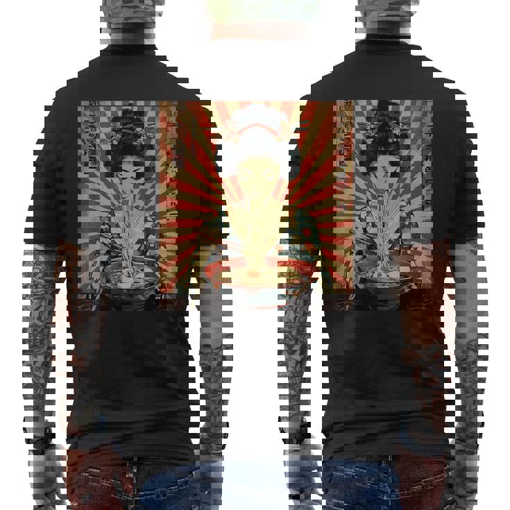 ラーメンをすする芸者 メンズTシャツ バックプリント