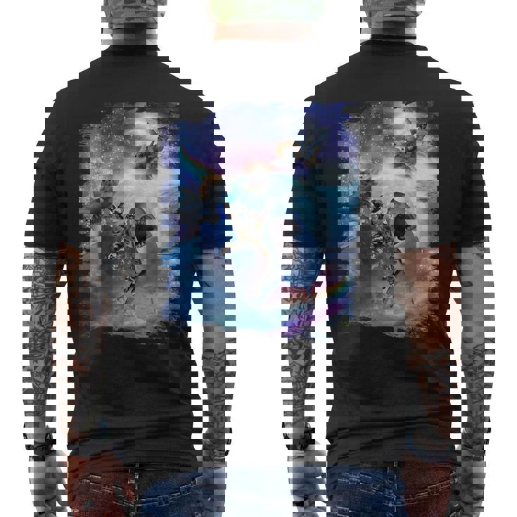 レインボーギャラクシー 宇宙に乗るサメに乗る猫 メンズTシャツ バックプリント