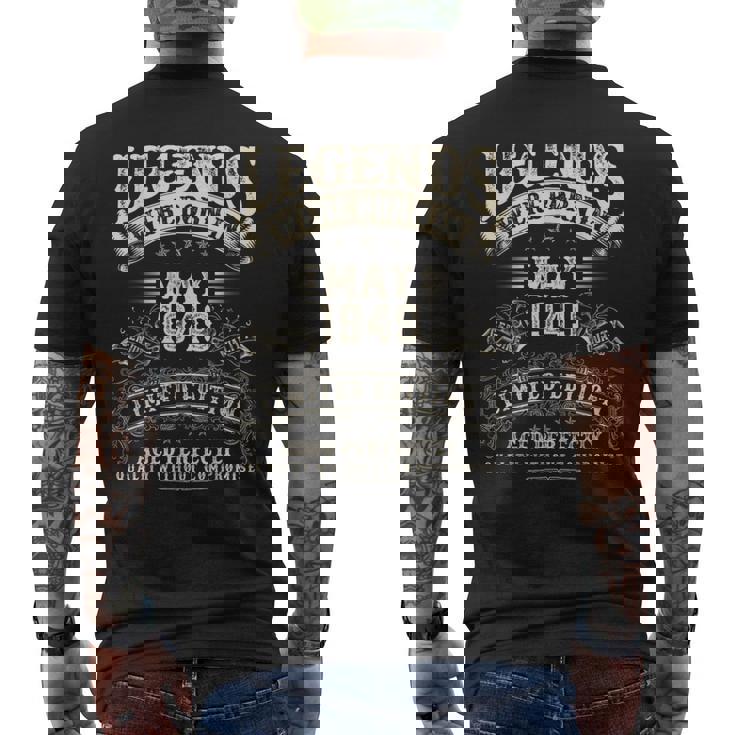 レトロな76歳の男性向け誕生日プレゼント 76歳 1949年5月 メンズTシャツ バックプリント