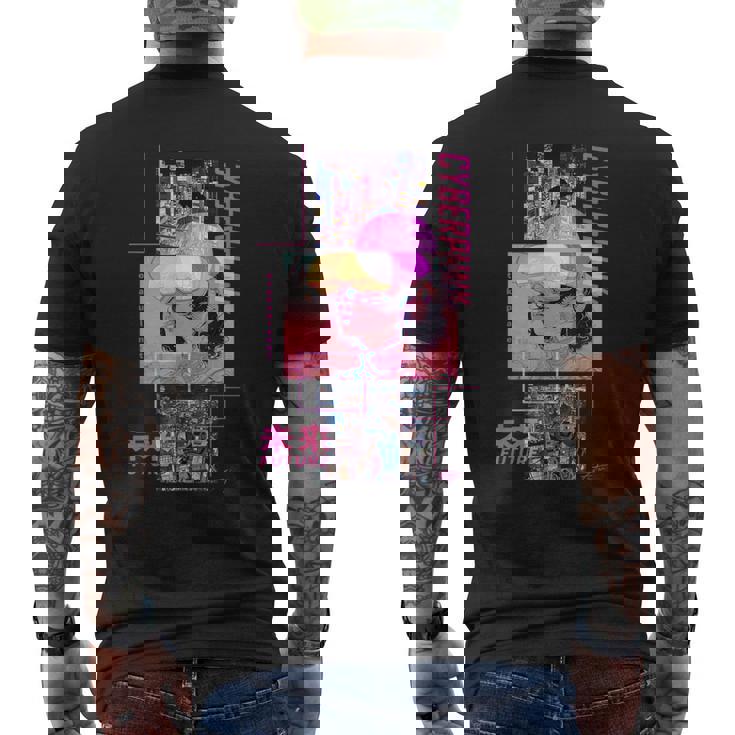 レトロなサイバーパンクヴェイパーウェーブ の 美学を取り入れた日本のサイバーパンクアニメ メンズTシャツ バックプリント