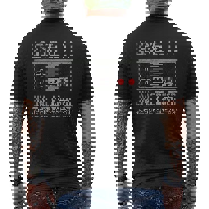 レベル 11 ロック解除 11歳の誕生日 11歳 ビデオゲーマー 男の子 メンズTシャツ バックプリント