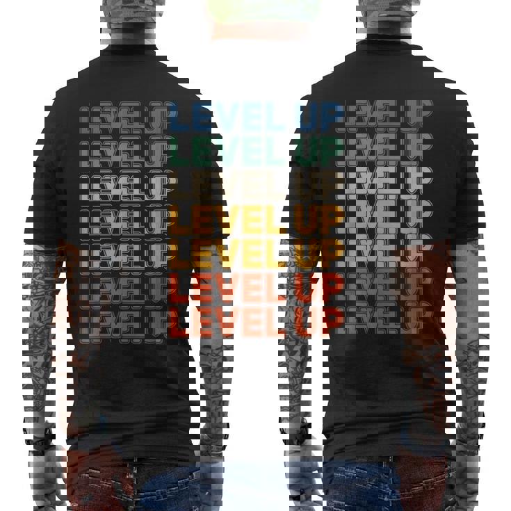 レベルアップ ビデオゲーム ゲーム レトロ ゲーマー メンズTシャツ バックプリント