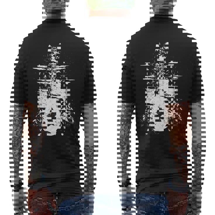 ロックスター ドラマー 猫 ドラム演奏 ミュージシャン バンド 音楽好き メンズTシャツ バックプリント