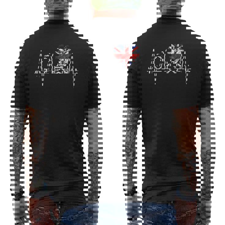 ロンドンのスカイラインハートビートフラッグハート アイラブロンドン メンズTシャツ バックプリント